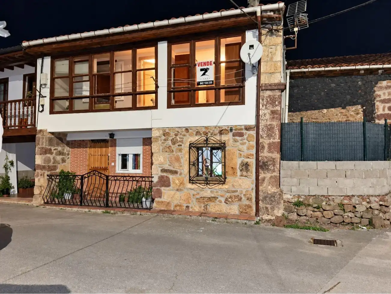 Vista exterior de Casa o chalet en venta en Reocín con Trastero