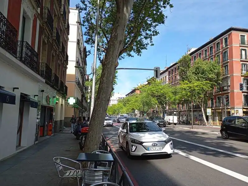 Vista exterior de Local de alquiler en Madrid con Aire acondicionado