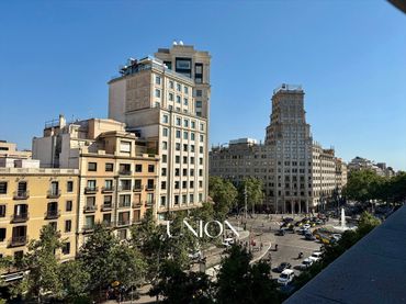 Pis amb piscina en venda a Eixample