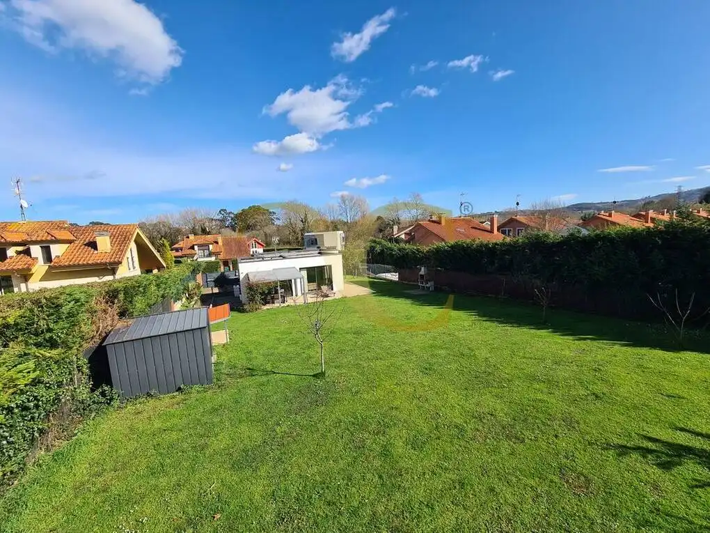 Casa o xalet en venda en Gijón  amb Calefacció, Jardí privat i Terrassa