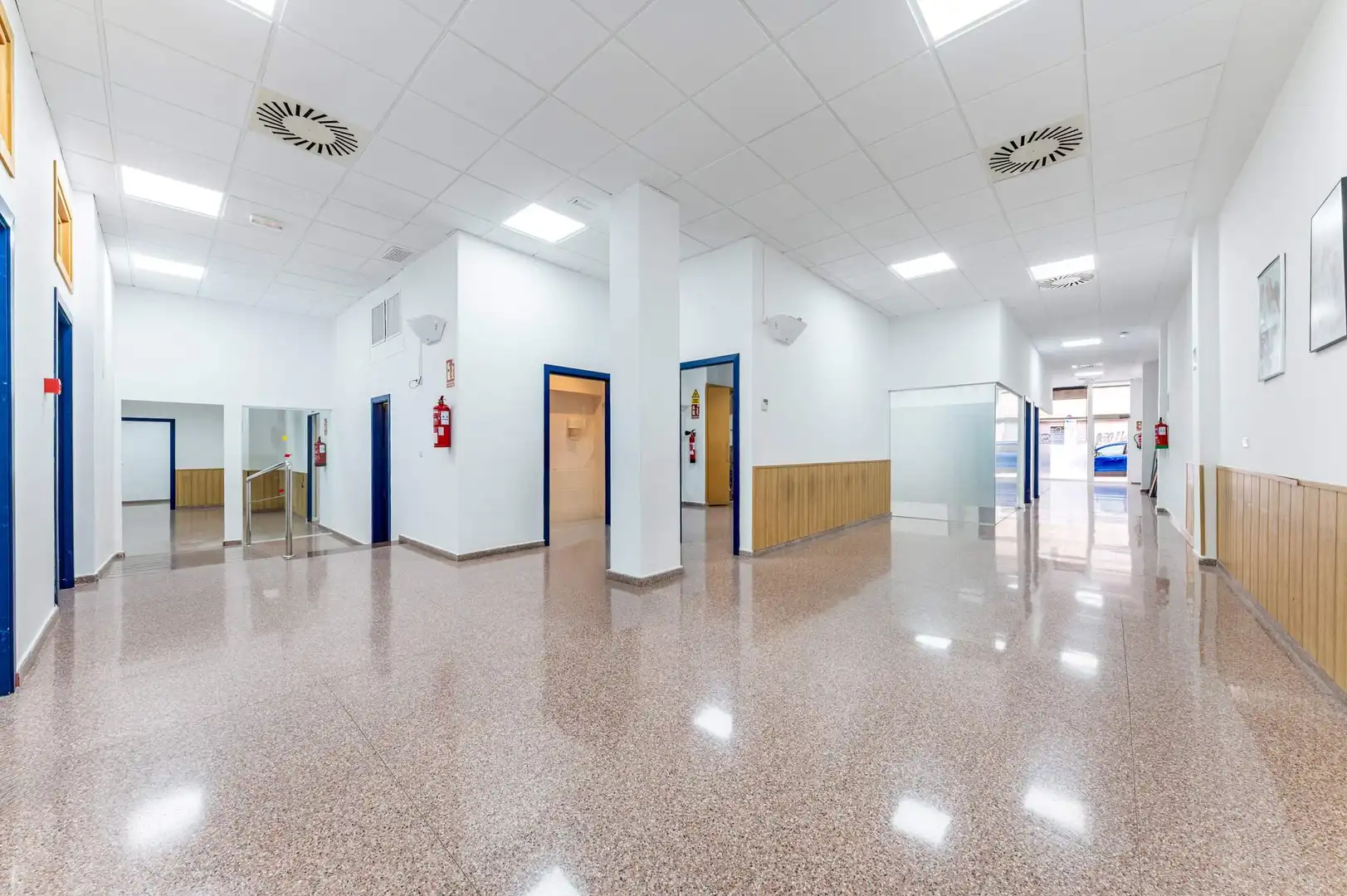 Gewerbefläche zum Verkauf in Calle de Roselló 17, imagen 2