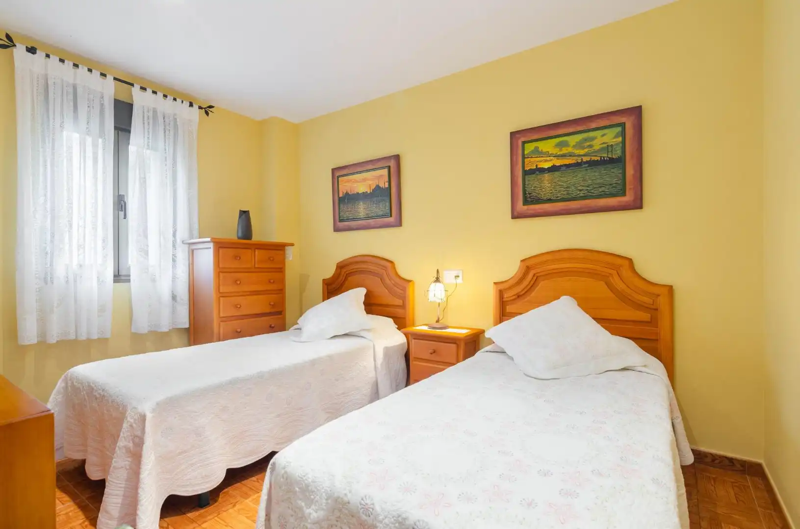 Dormitori de Finca rústica en venda en Mieres (Asturias) amb Jardí privat i Moblat