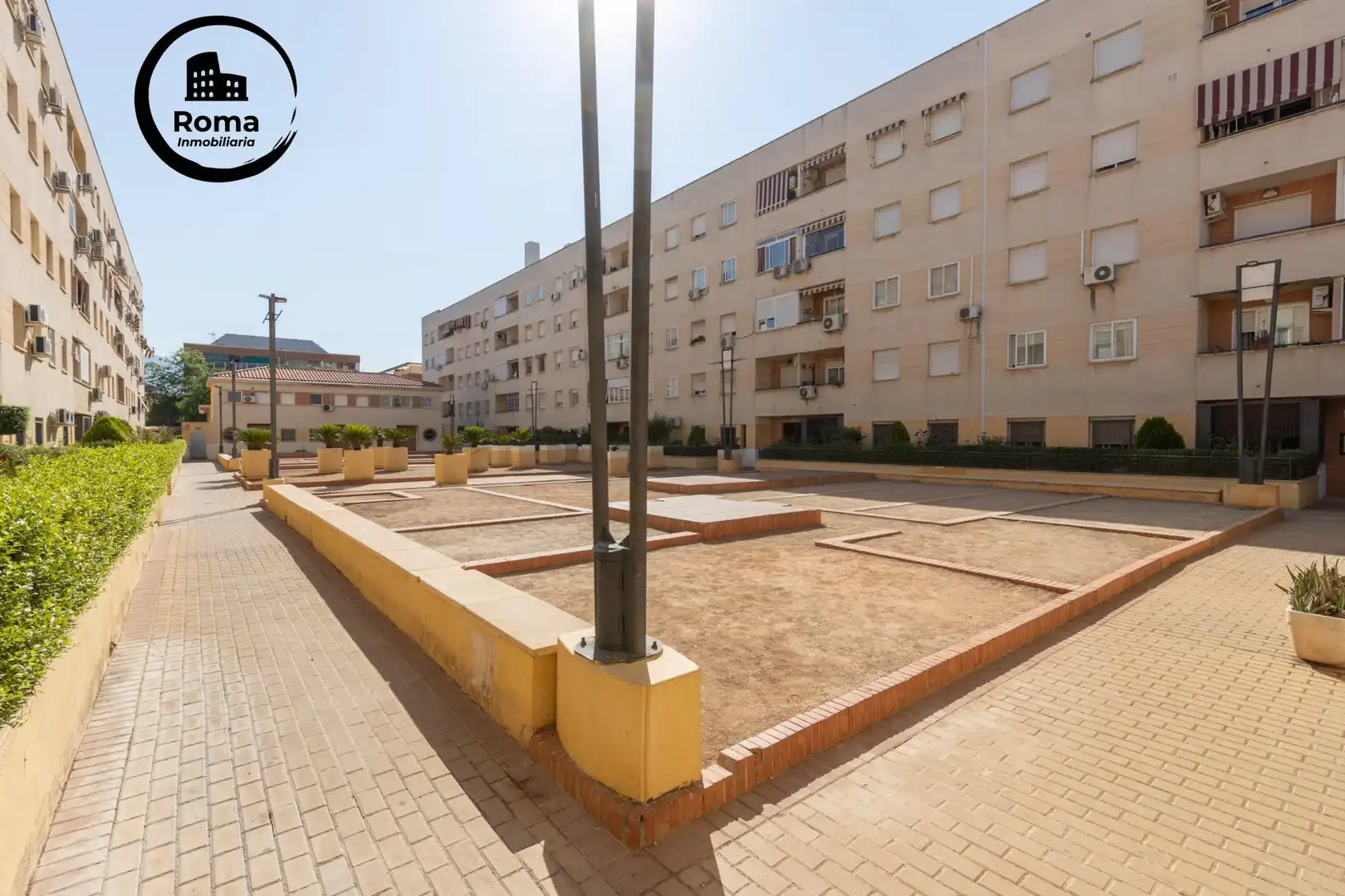 Vista exterior de Piso en venta en Granada con Calefacción, Terraza y Amueblado