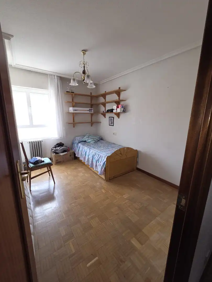 Bedroom of Flat for sale in Salamanca  with Heating, Parquet flooring and Balcony