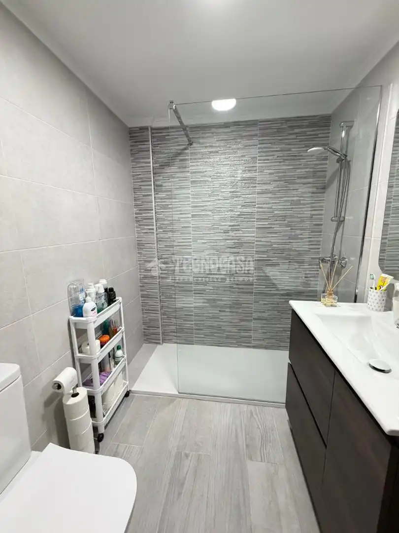 Bathroom of Flat for sale in Alicante / Alacant  with Air Conditioner