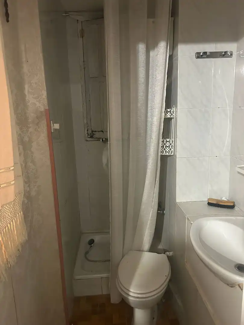 Bany de Casa o xalet en venda en Jaén amb Terrassa, Moblat i Alarma