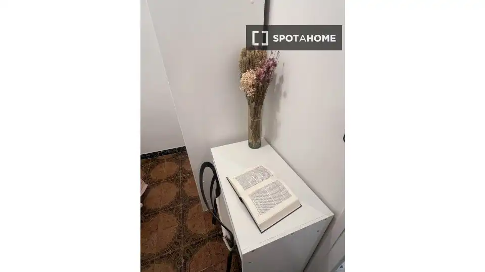Habitación de Piso para compartir en Santa Coloma de Gramenet con Aire acondicionado, Terraza y Amueblado