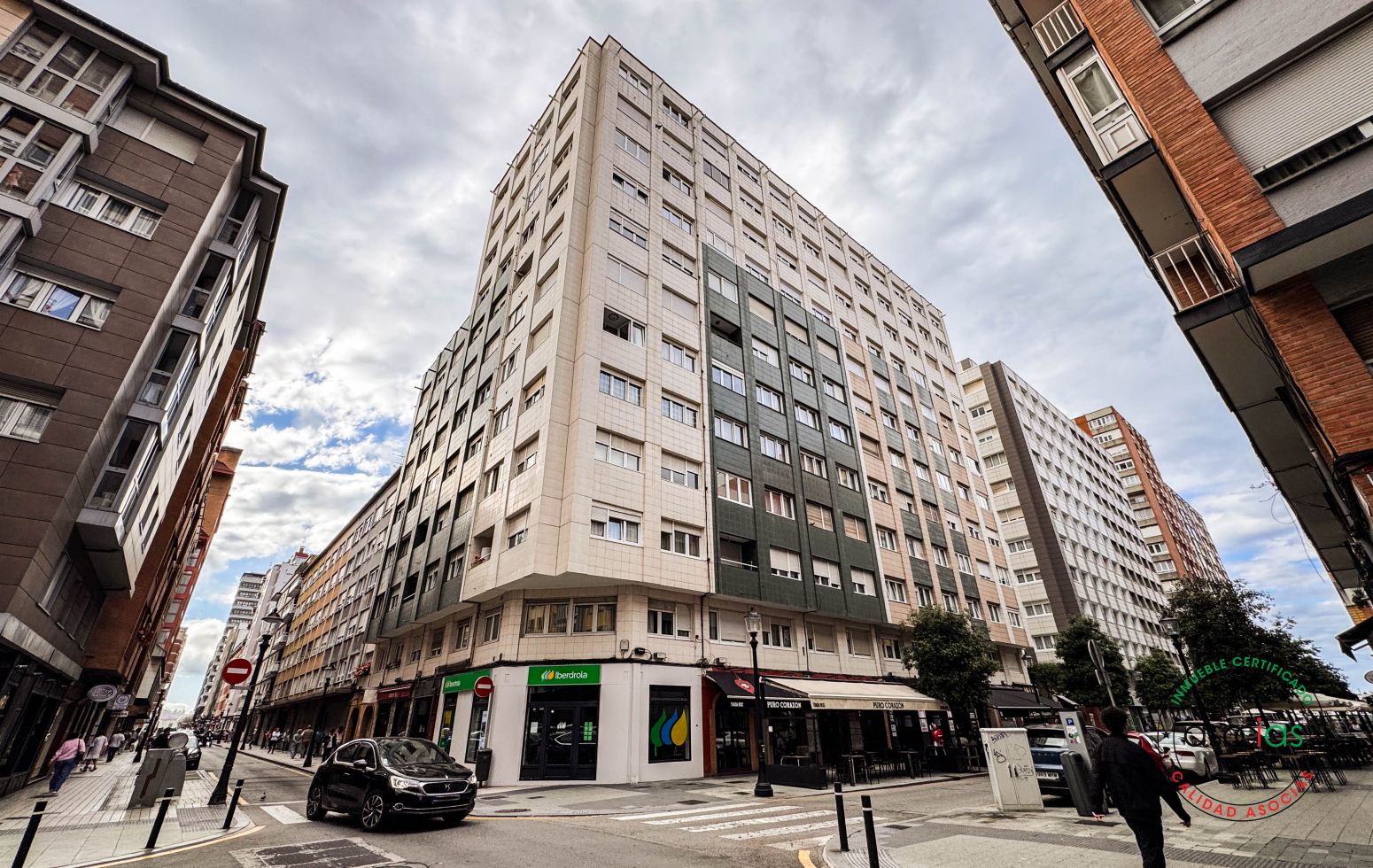 Vista exterior de Pis en venda en Gijón  amb Calefacció