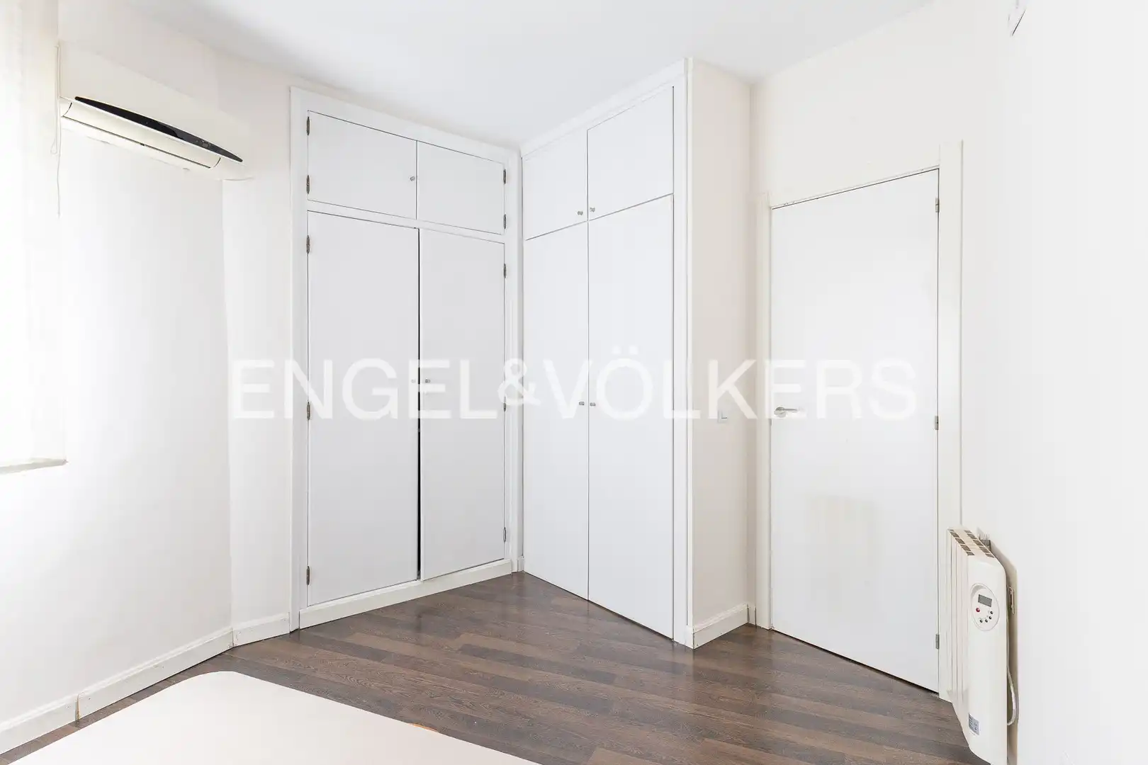 Bedroom of Flat for rent in Madrid  with Air Conditioner, Heating and Parquet flooring