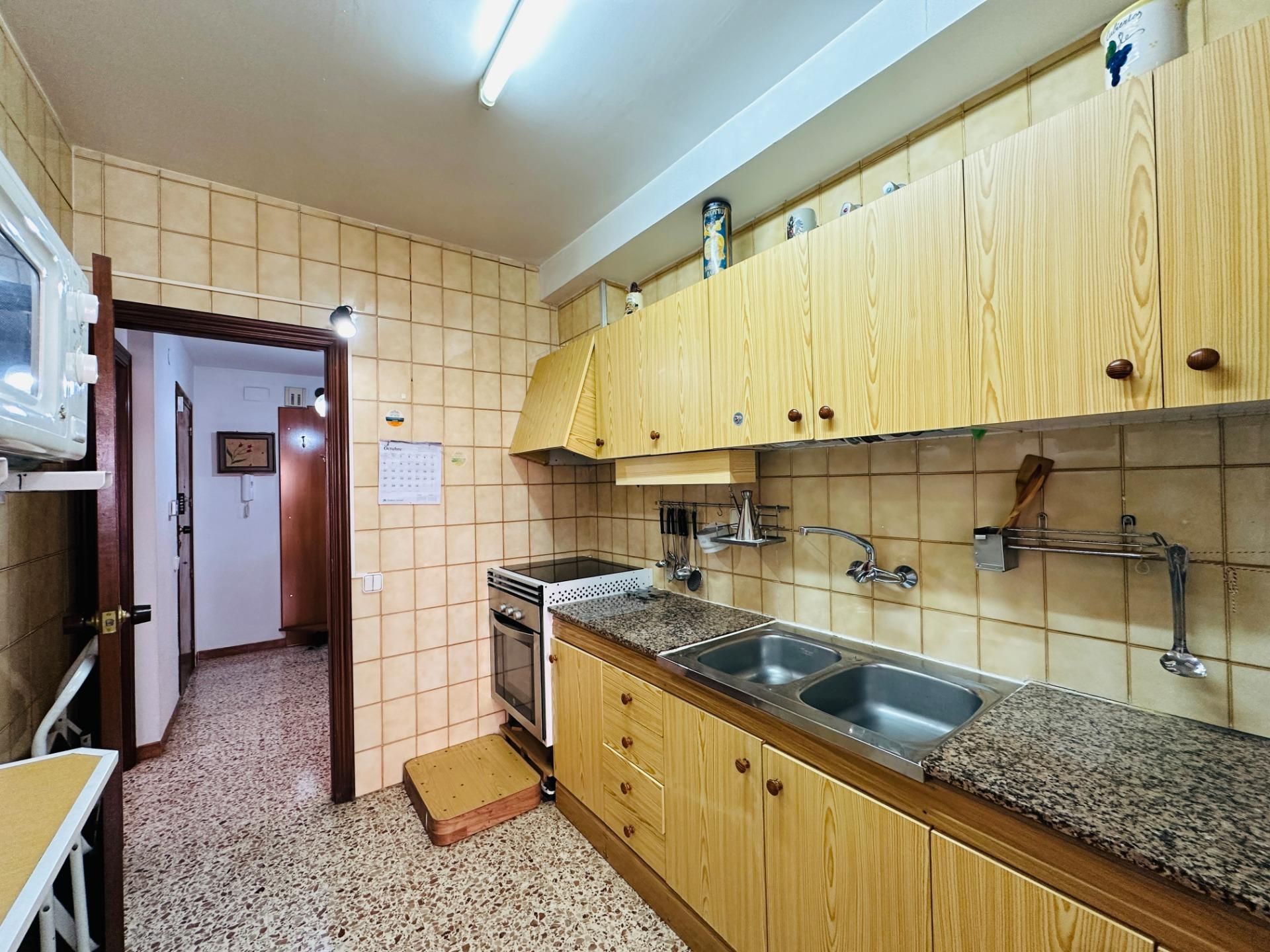 Cuina de Pis en venda en Amposta amb Terrassa, Traster i Balcó