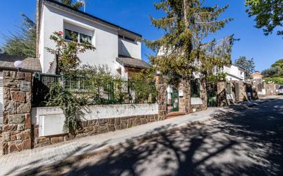 Vista exterior de Casa o xalet en venda en Matadepera amb Aire condicionat i Terrassa