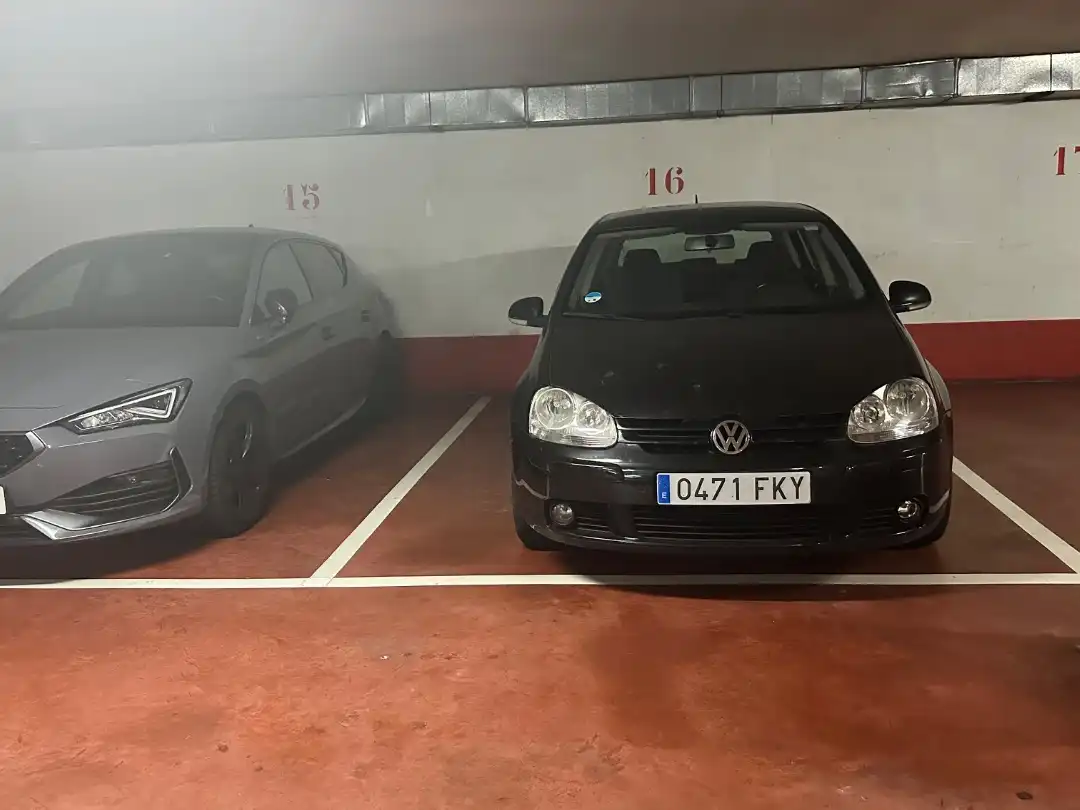 Parkplatz von Garage zur Miete in A Coruña Capital 