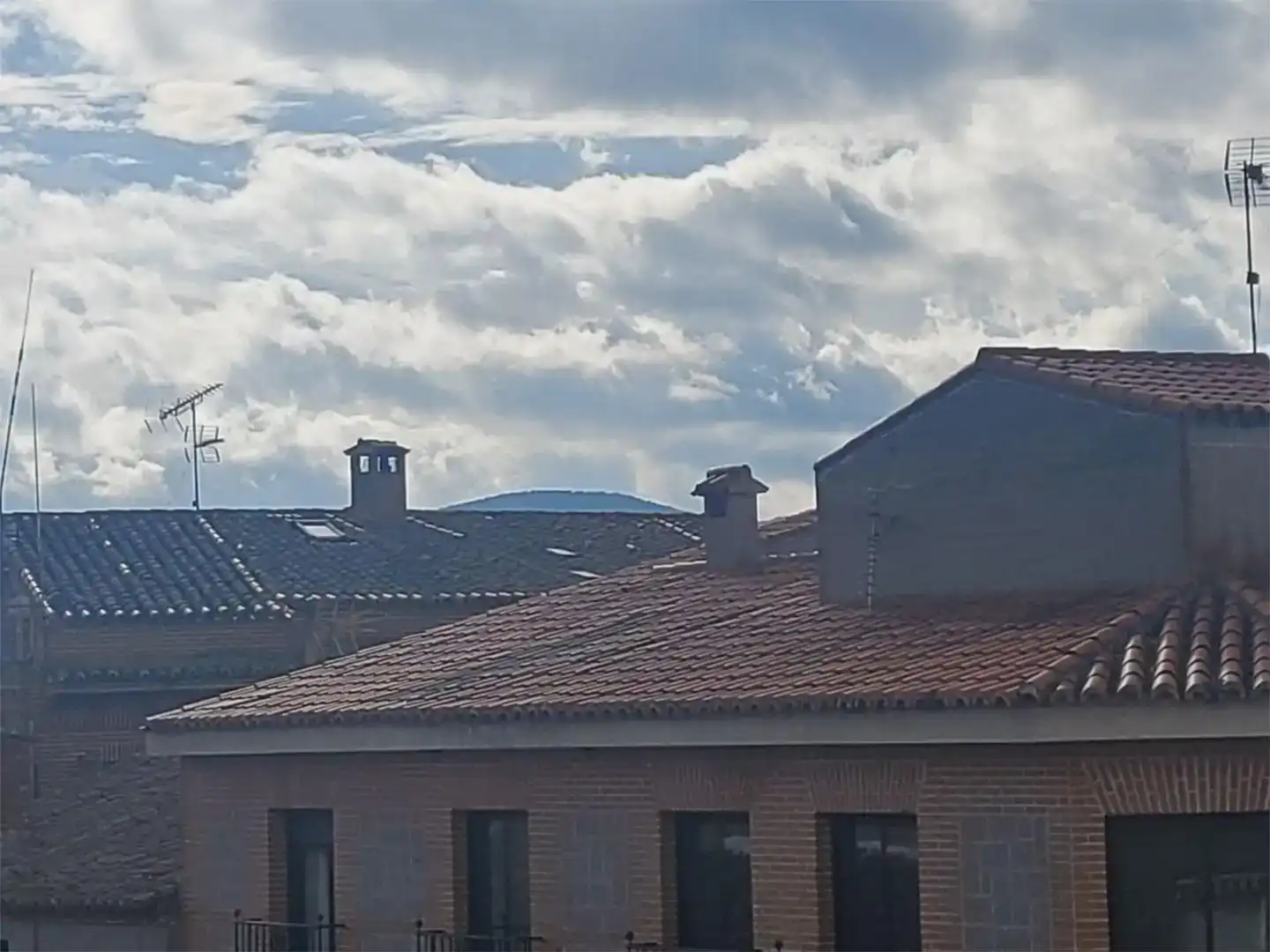 Vista exterior de Pis en venda en Los Navalucillos amb Moblat i Balcó