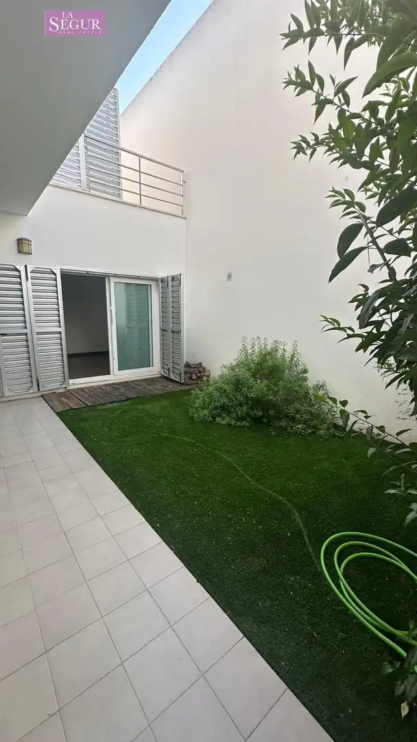 Terrassa de Casa adosada en venda en Conil de la Frontera amb Jardí privat, Terrassa i Piscina comunitària