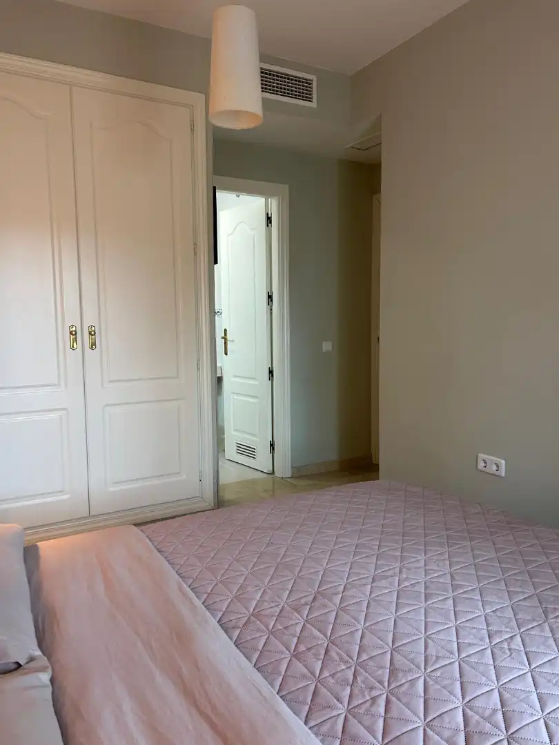 Dormitori de Apartament en venda en Manilva amb Aire condicionat, Terrassa i Traster