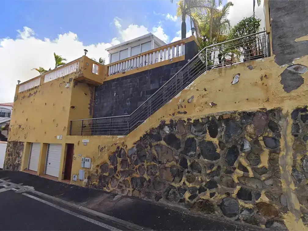 Vista exterior de Casa o xalet en venda en El Sauzal amb Piscina i Balcó