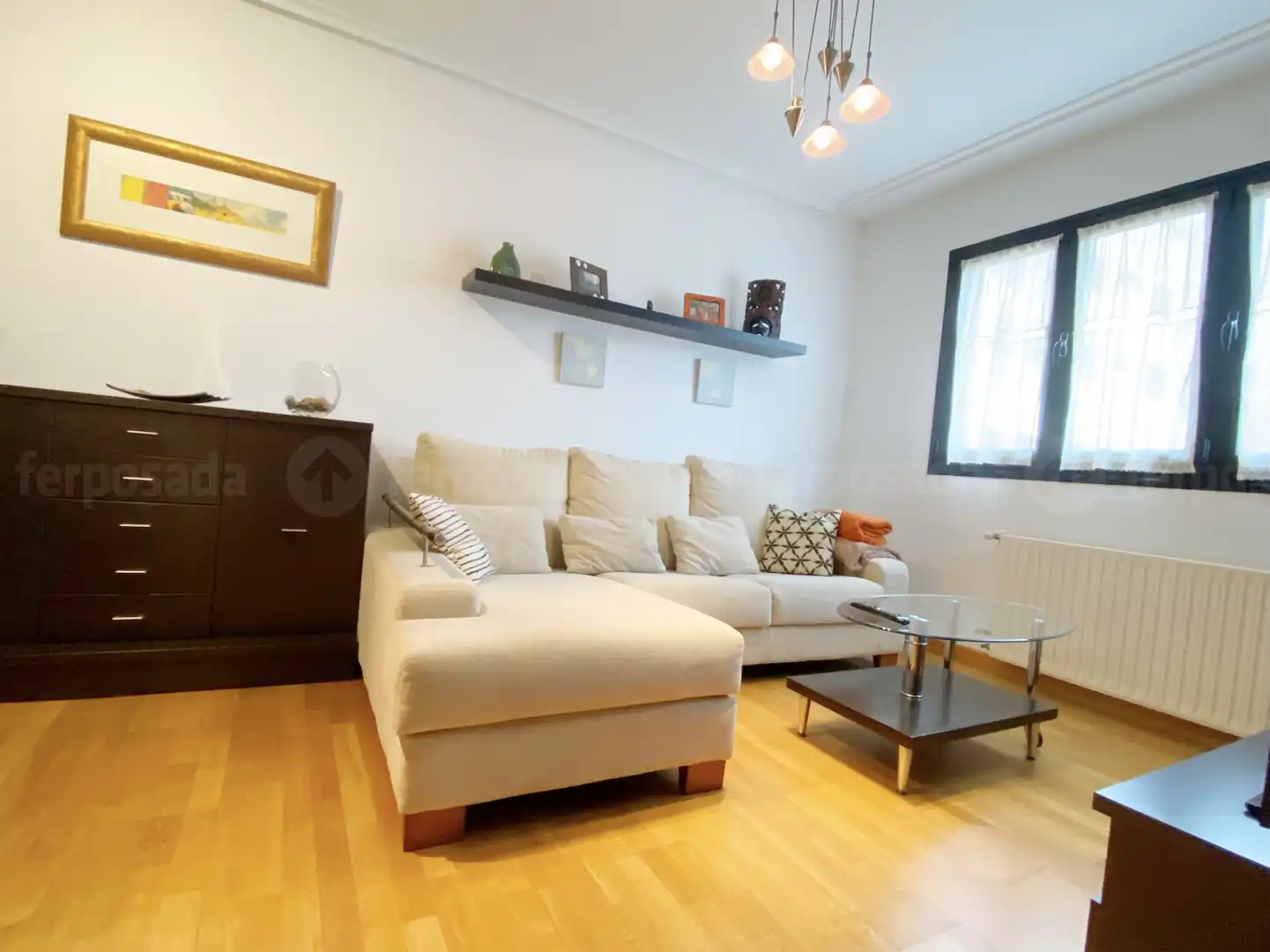 Wohnzimmer von Wohnung zur Miete in Gijón  mit Heizung, Privatgarten und Parkett