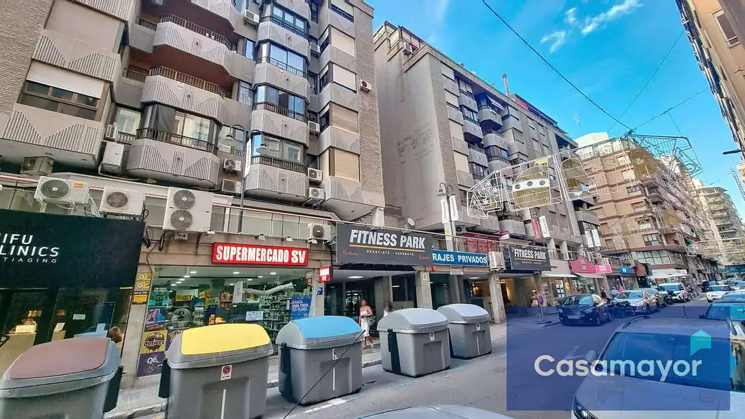 Vista exterior de Local de lloguer en Centro