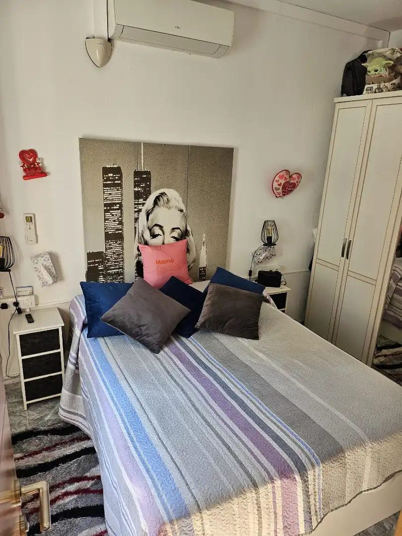 Dormitori de Casa o xalet en venda en Badalona amb Aire condicionat i Balcó