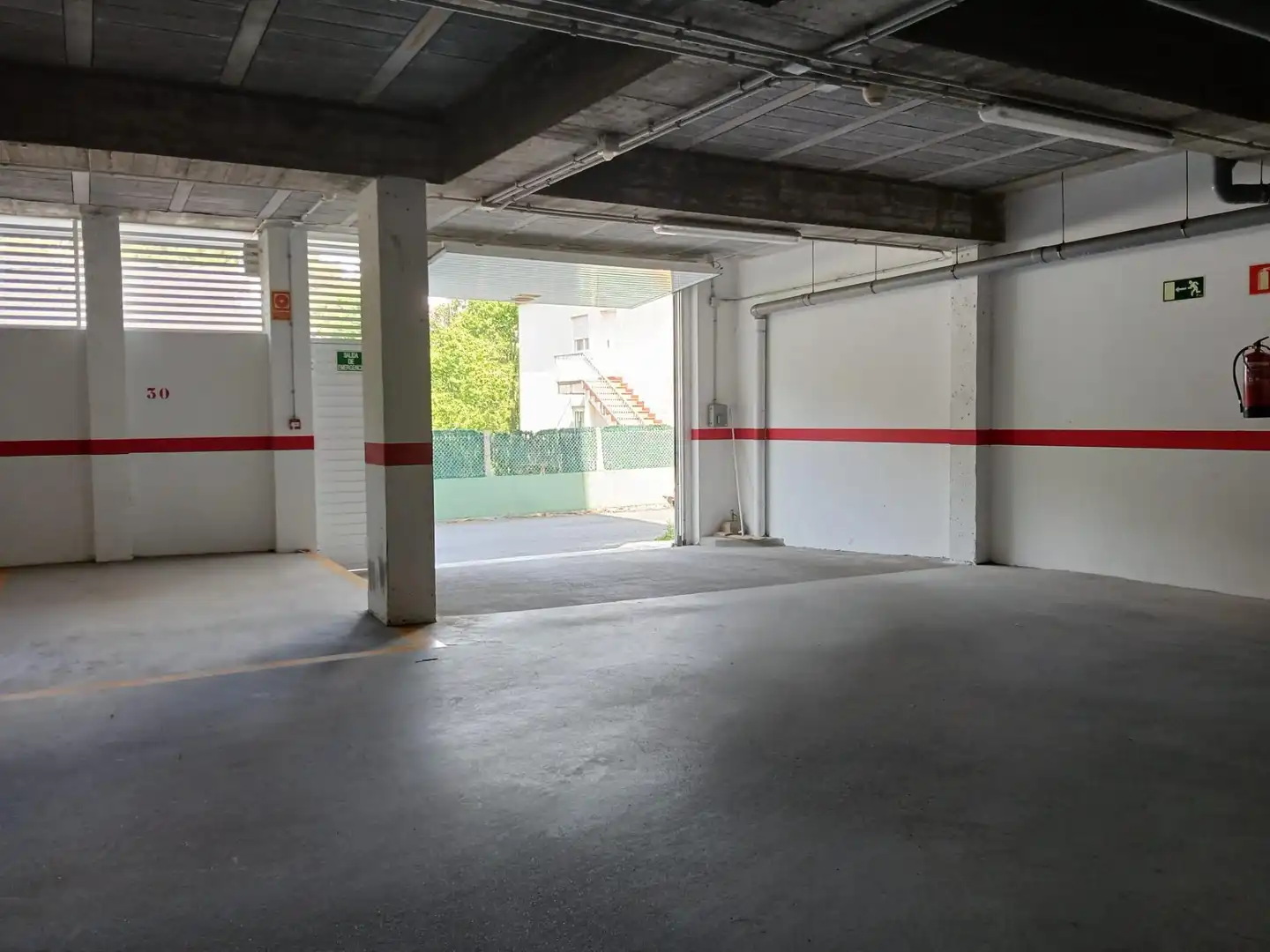 Parkplatz von Wohnung zum Verkauf in Muros mit Heizung, Terrasse und Abstellraum