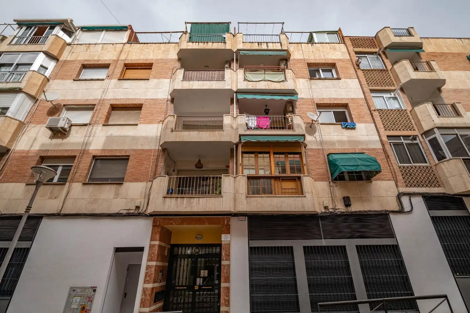 Exterior view of Flat for sale in Granada