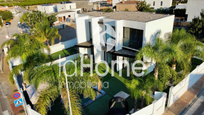 Vista exterior de Casa o xalet de lloguer en Bétera amb Aire condicionat, Calefacció i Jardí privat