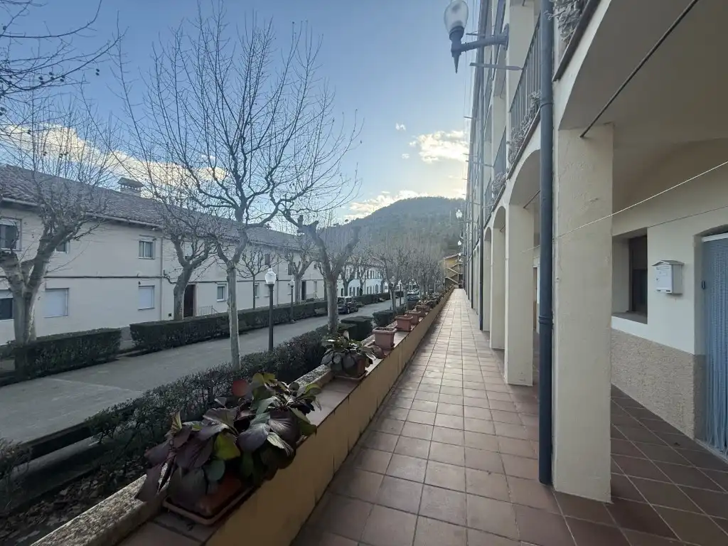 Vista exterior de Piso en venta en Gironella