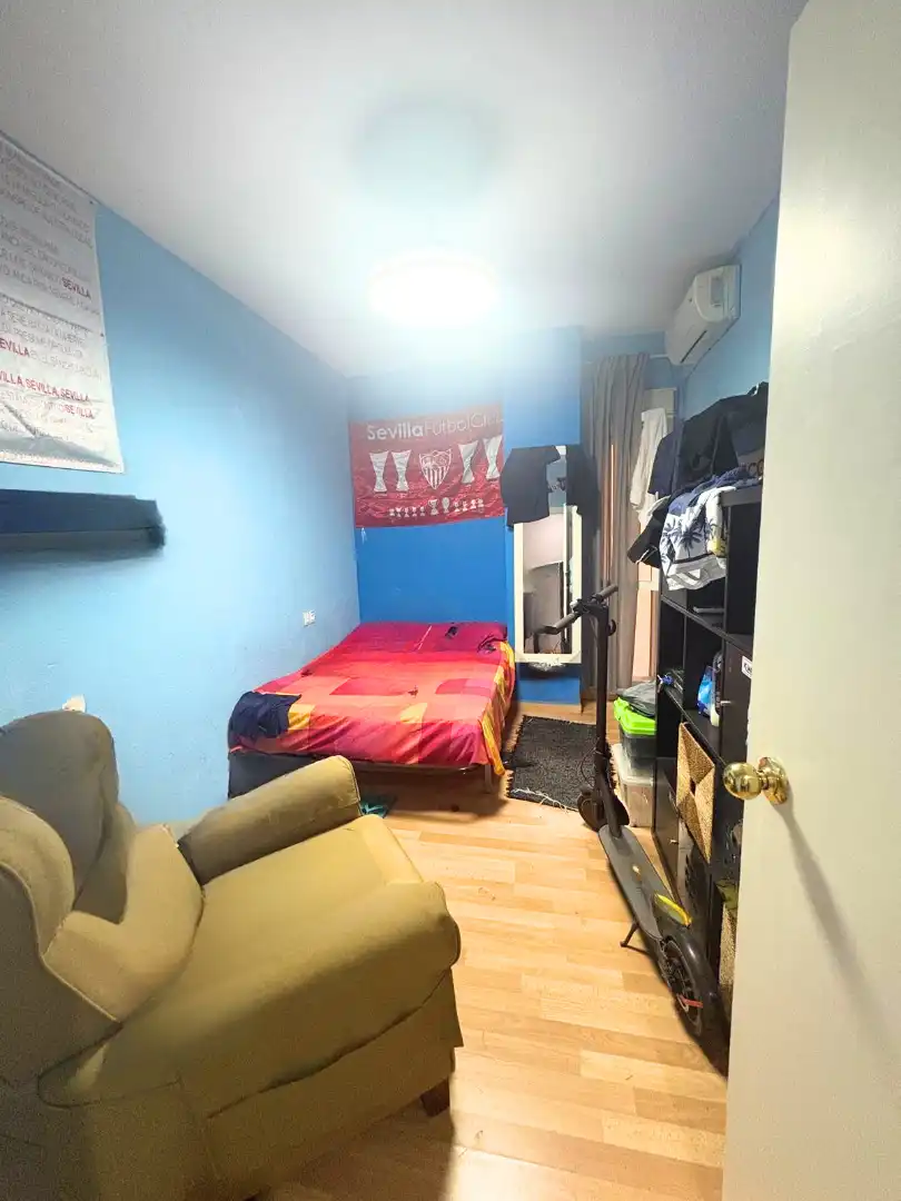 Bedroom of Flat for sale in Sevilla