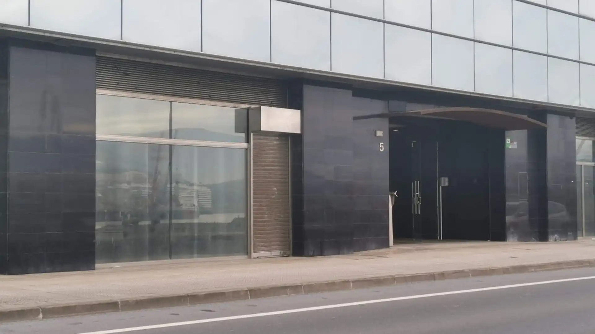 Vista exterior de Local en venta en Erandio