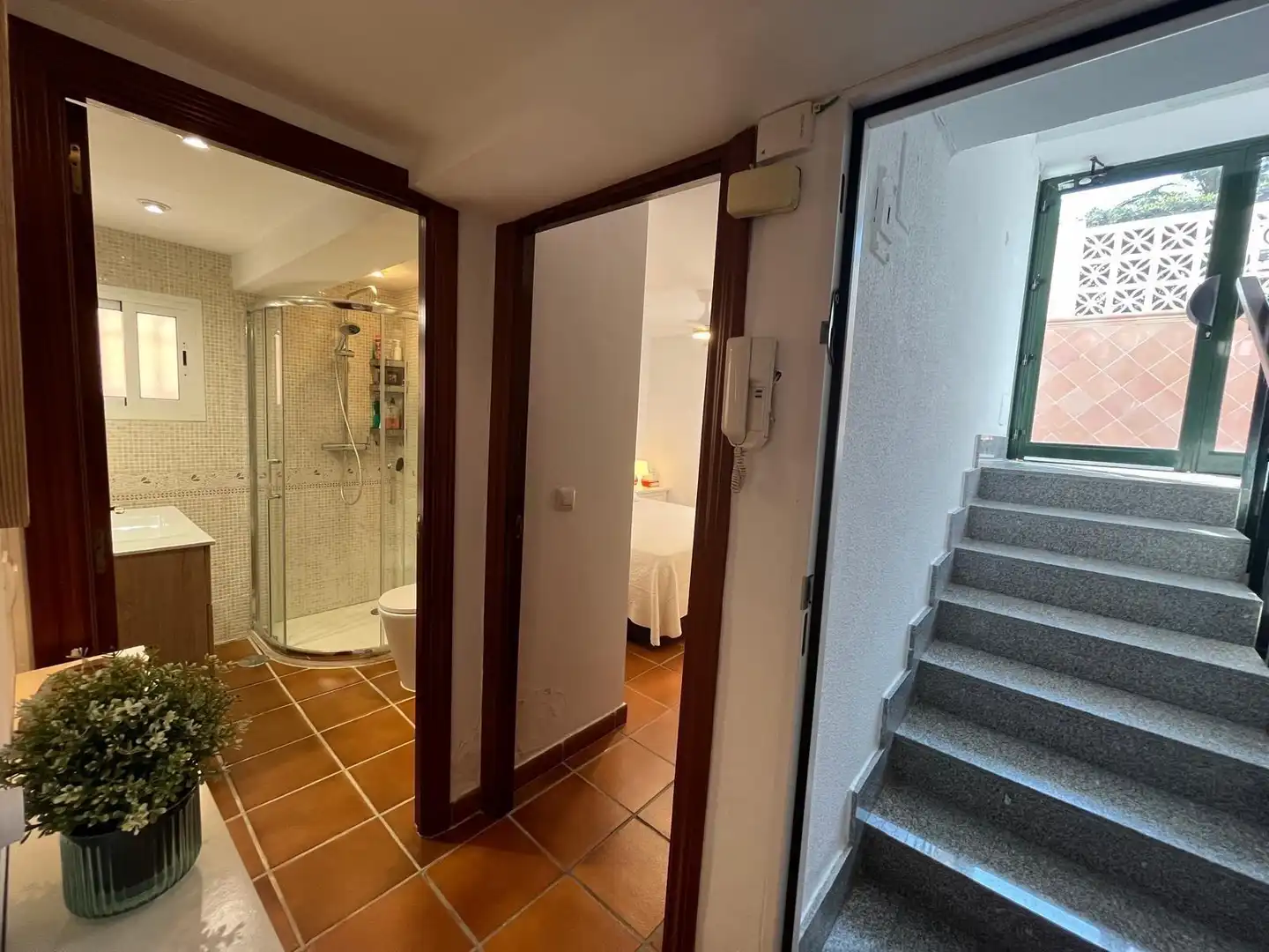 Ground floor for sale in Torremolinos  with Air Conditioner, Private garden and Terrace
