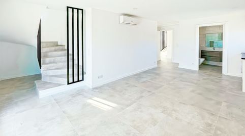 A sólo 300 metros de la playa, este flamante dúplex listo para entrar a vivir se encuentra en la cuarta planta de un moderno edifi, imatge 5