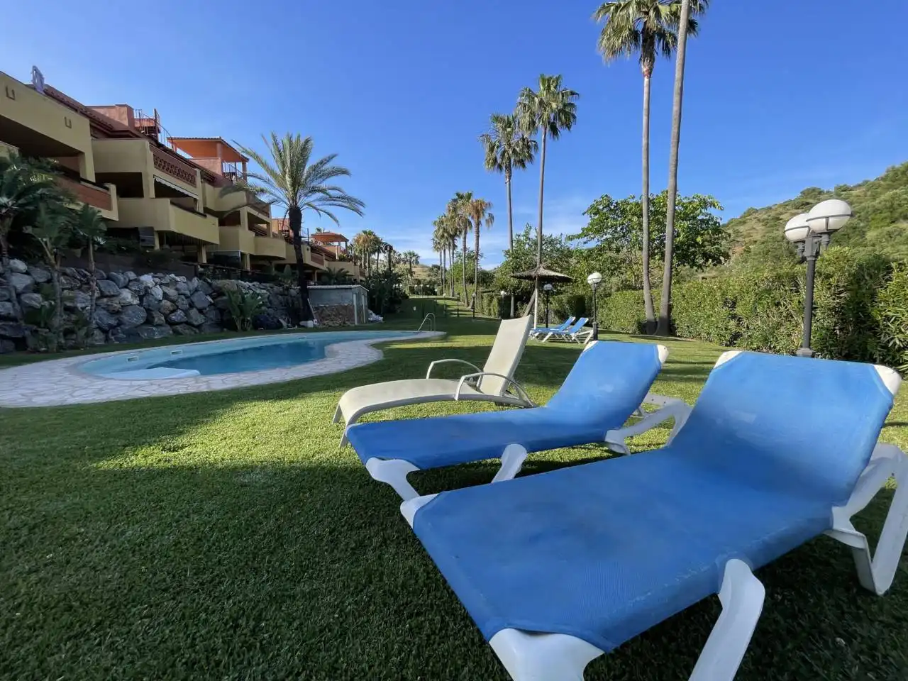 Swimming pool of Flat for sale in Marbella  with Air Conditioner, Heating and Terrace