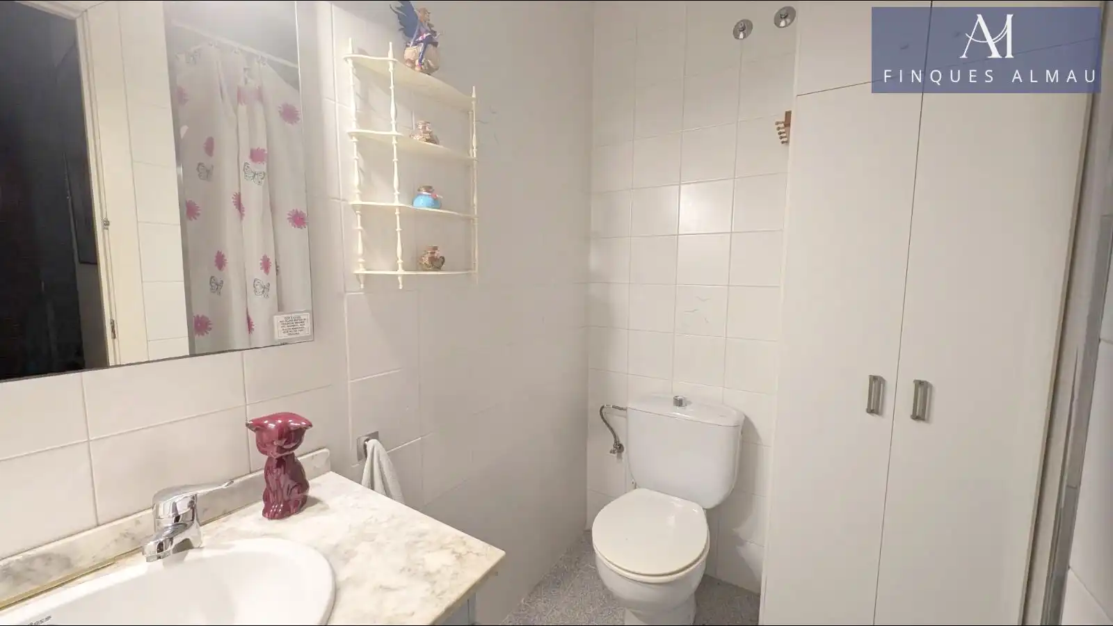 Bathroom of Detached homes for sale in Vilanova i la Geltrú  with Air Conditioner, Heating and Private garden