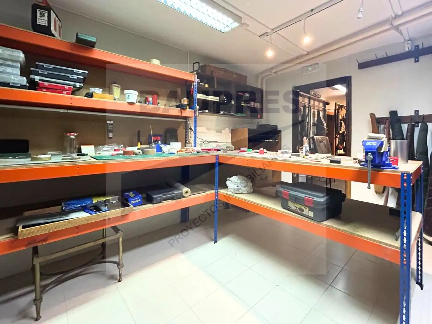 Commercial properties for sale in Madrid  with Air Conditioner and Internet