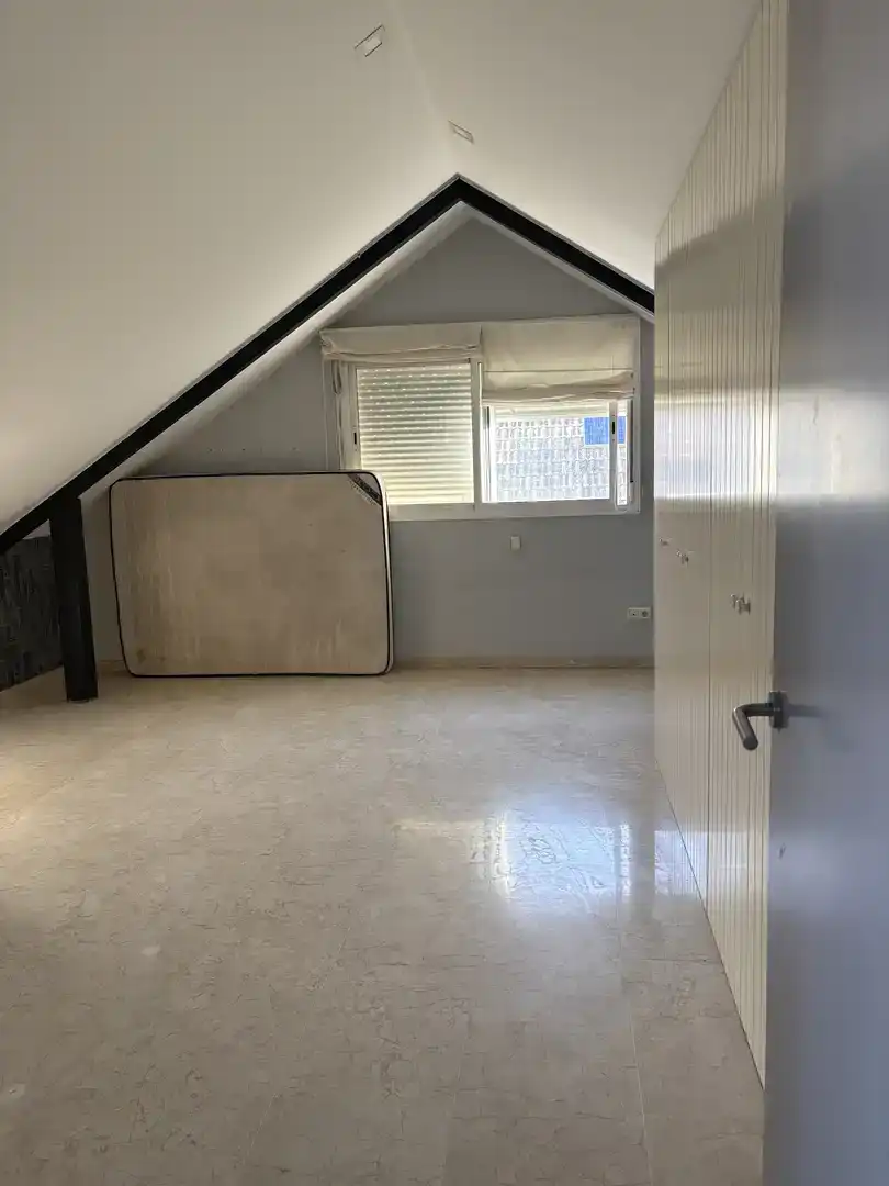 Habitación de Casa adosada en venta en Bormujos con Aire acondicionado, Piscina y Balcón