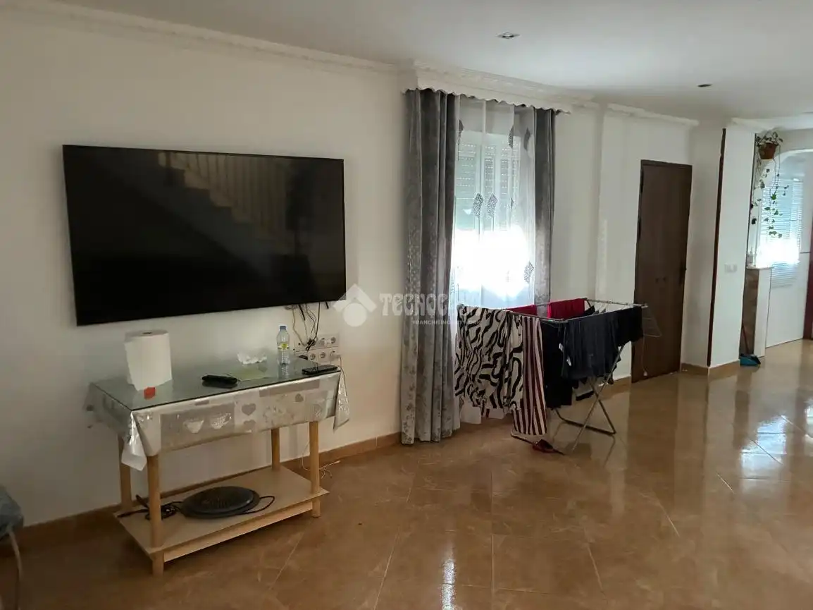 Casa aparellada en venda a Sur, imagen 3