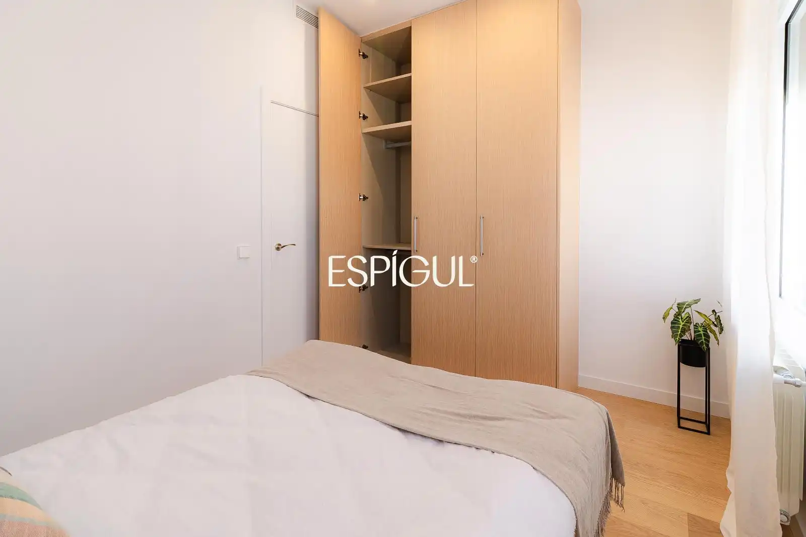 Schlafzimmer von Dachboden zum Verkauf in Madrid mit Klimaanlage, Heizung und Terrasse