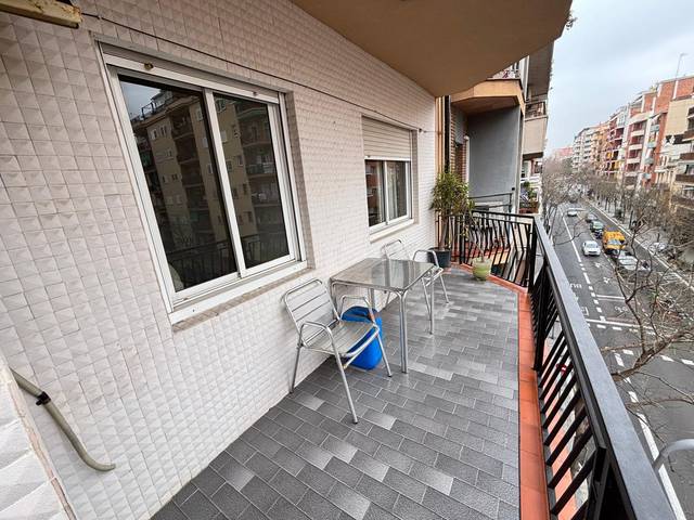 Piso en Venta en Carrer de Sants en Sants-Badal