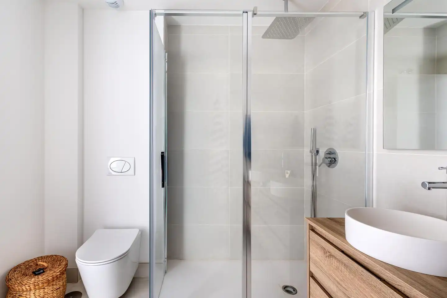 Badezimmer von Wohnung zum Verkauf in Fuengirola mit Terrasse und Schwimmbad