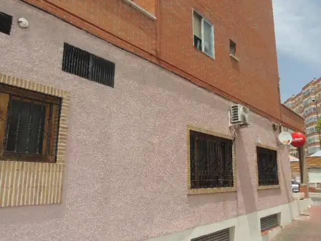 Vista exterior de Local en venda en Guadalajara