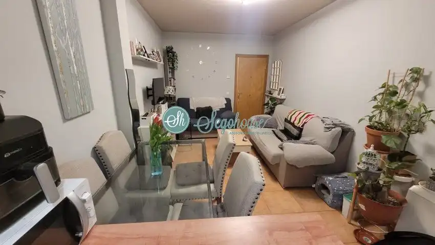 Sala de estar de Piso en venta en Hontanares de Eresma con Calefacción y Balcón