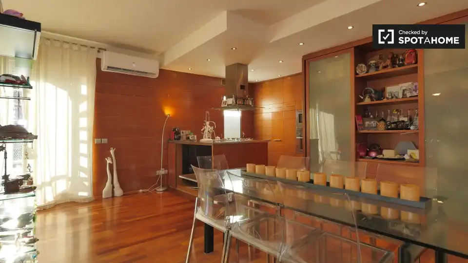 Dining room of Flat for share in Barcelona  with Air Conditioner, Heating and Furnished