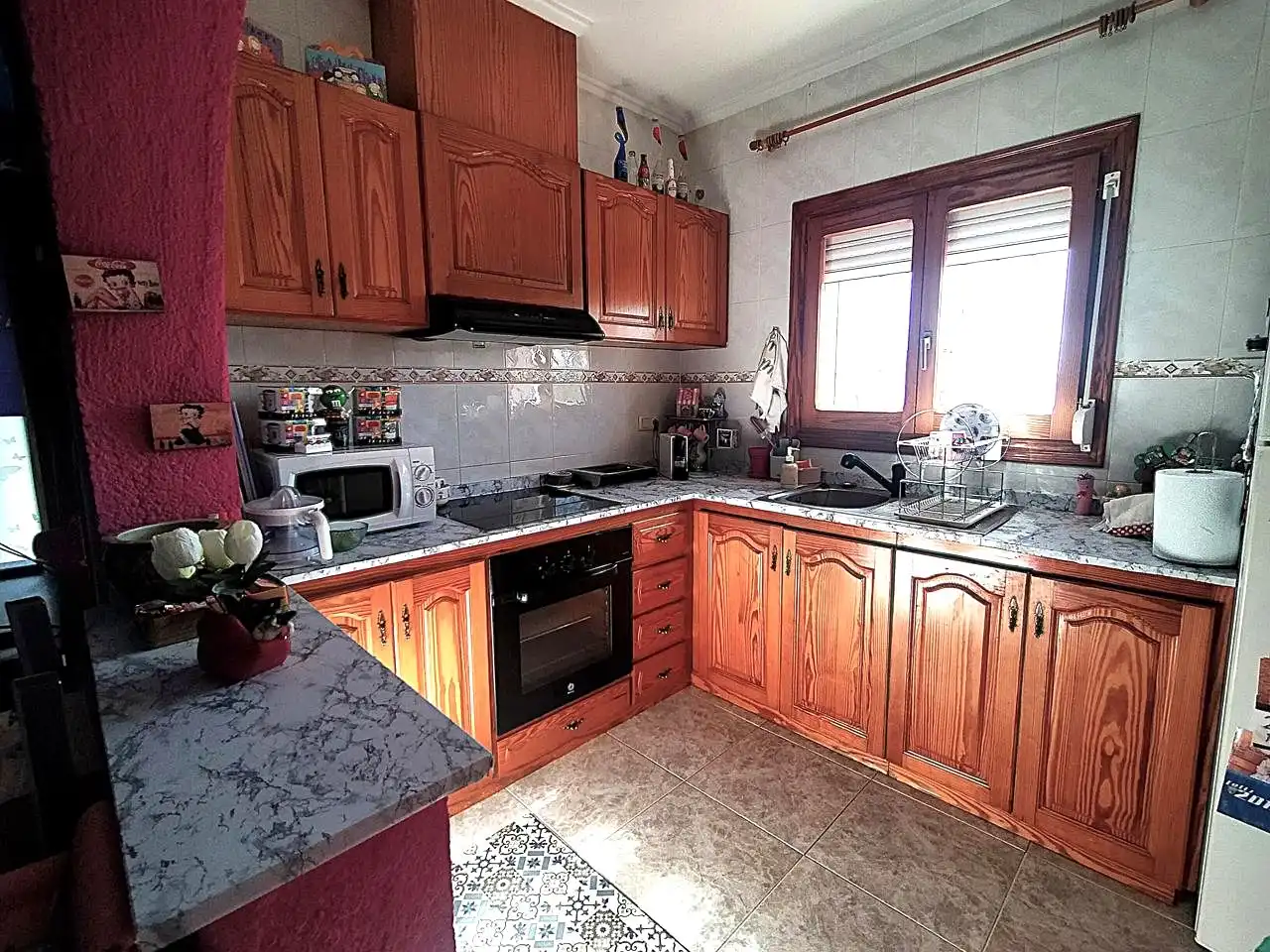 Cuina de Casa o xalet en venda en Oliva amb Aire condicionat, Jardí privat i Terrassa