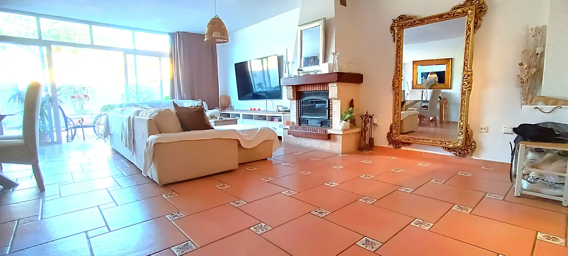 Living room of Detached homes for sale in Estepona  with Air Conditioner, Heating and Private garden