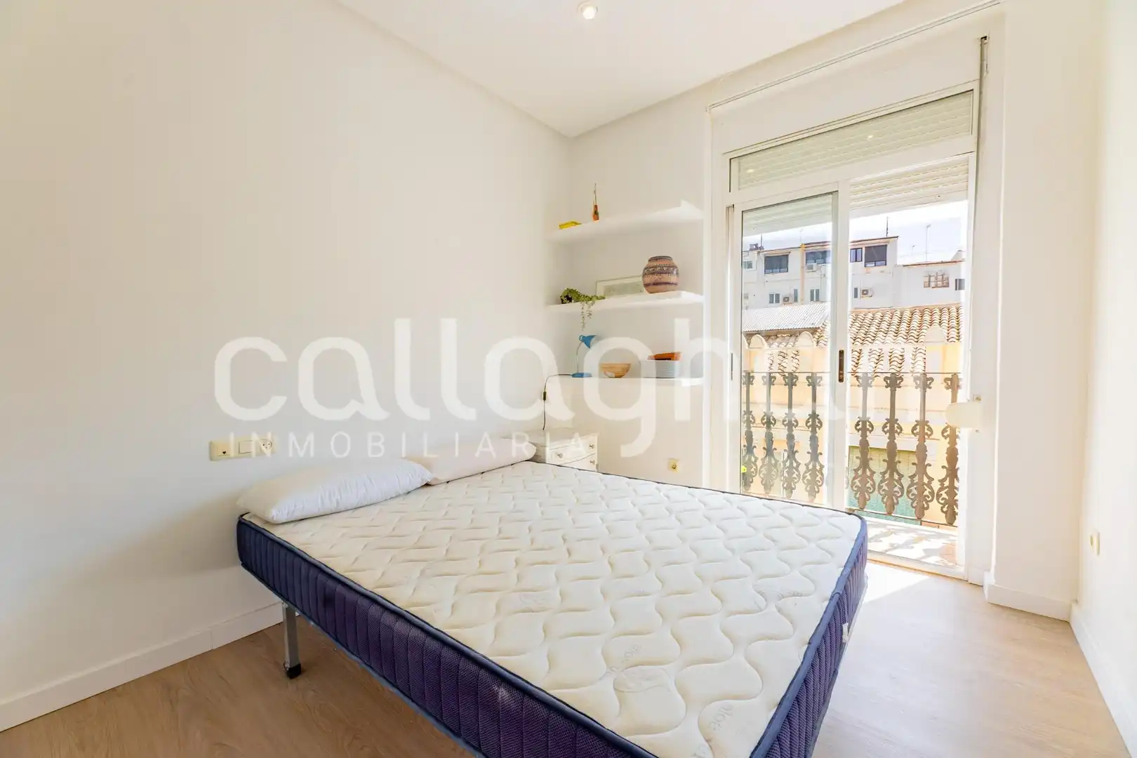 Schlafzimmer von Wohnung zur Miete in Valencia mit Klimaanlage, Abstellraum und Möbliert
