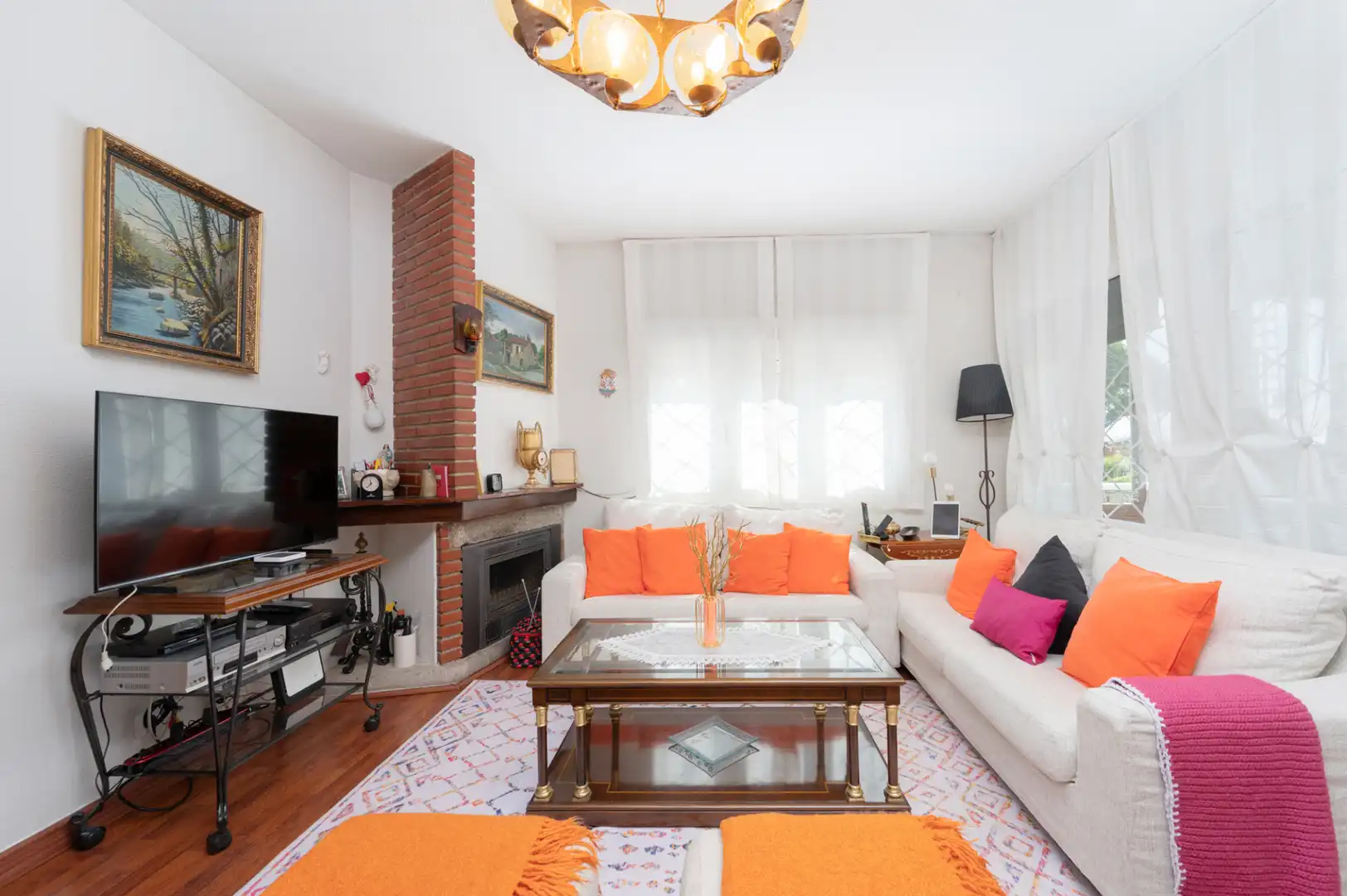 Living room of Houses for sale in Colmenar Viejo  with Heating, Private garden and Parquet flooring