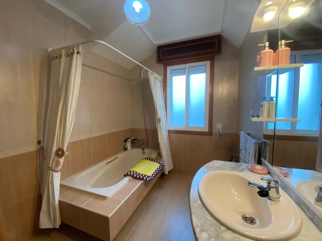 Baño de Casa o chalet en venta en O Irixo con Calefacción, Jardín privado y Parquet
