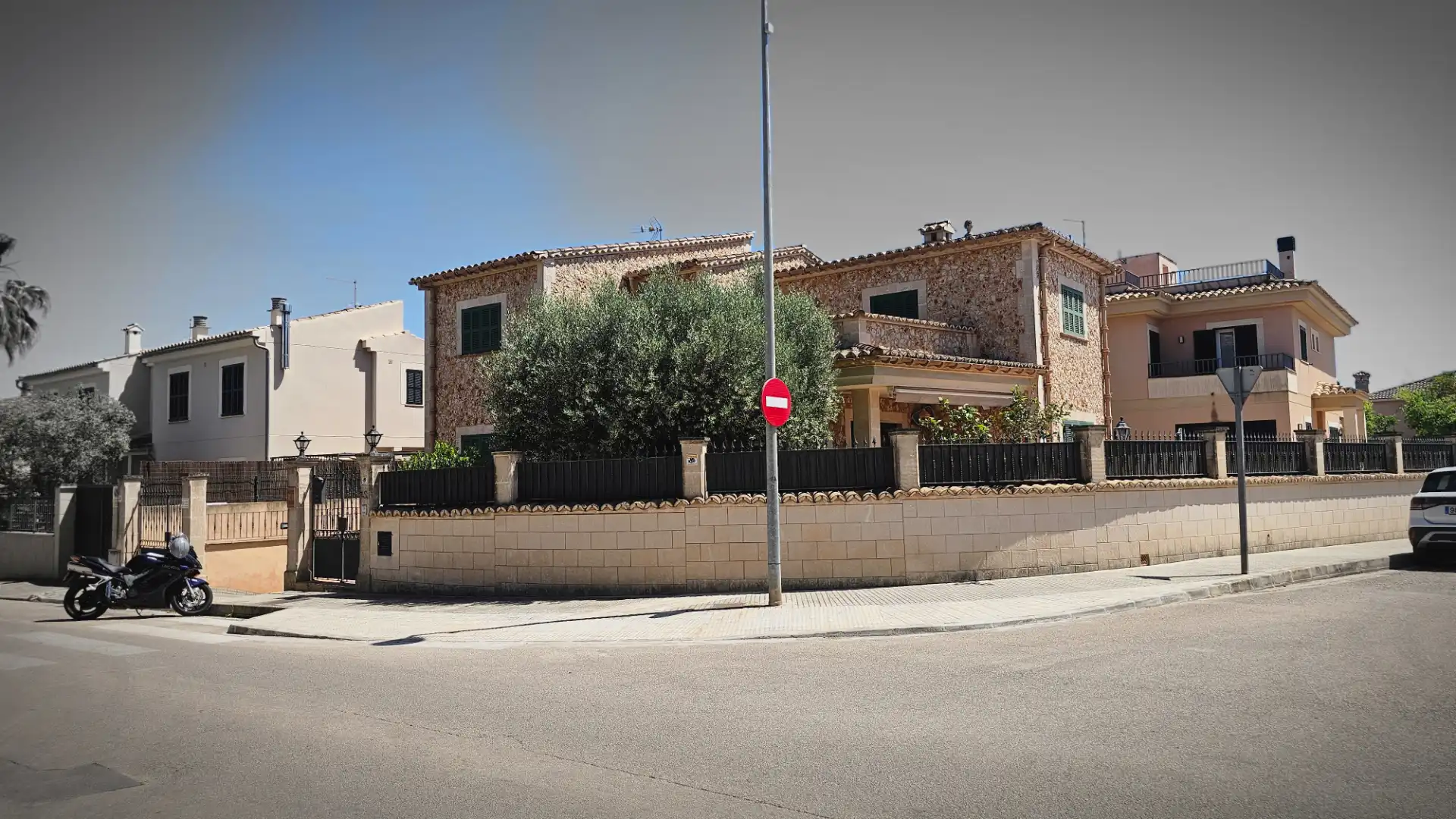 Vista exterior de Casa o xalet en venda en Marratxí amb Aire condicionat, Calefacció i Jardí privat