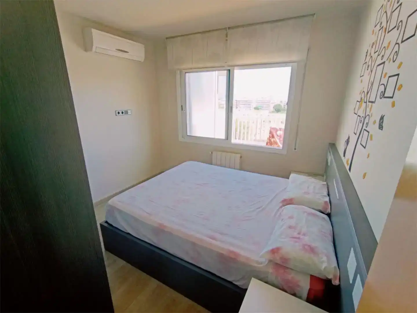 Schlafzimmer von Wohnung zur Miete in Barcelona mit Klimaanlage, Parkett und Möbliert