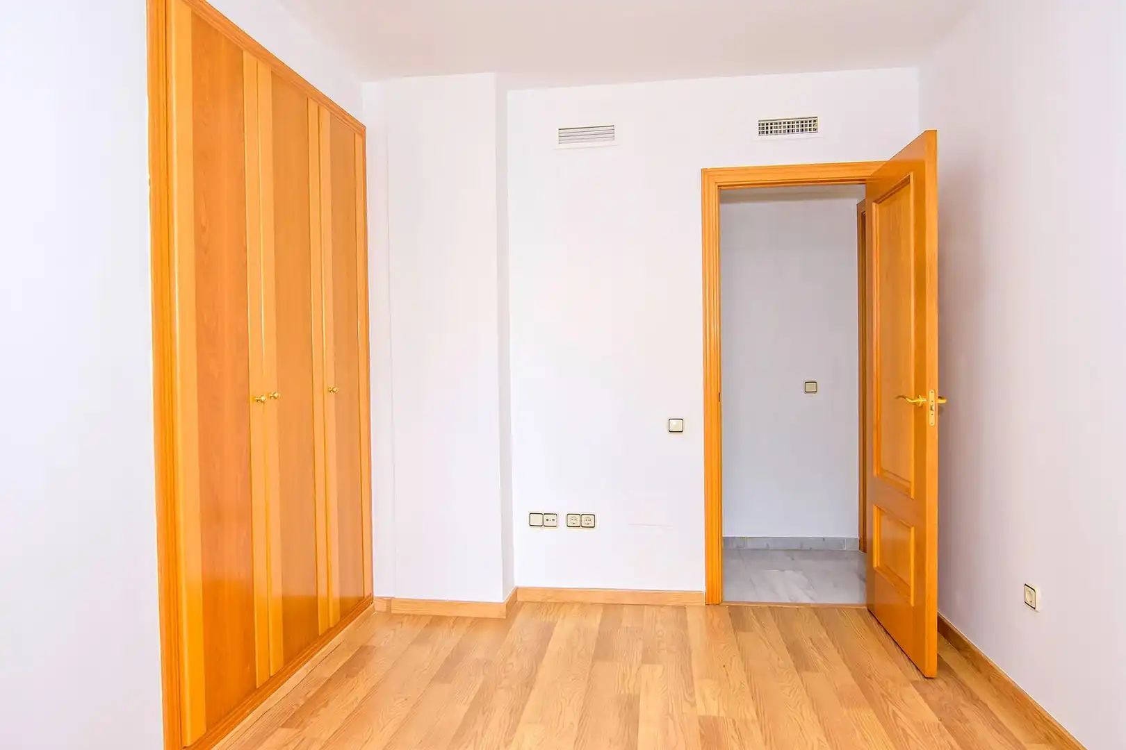 Piso en venta en Carboneras con Balcón y Piscina comunitaria